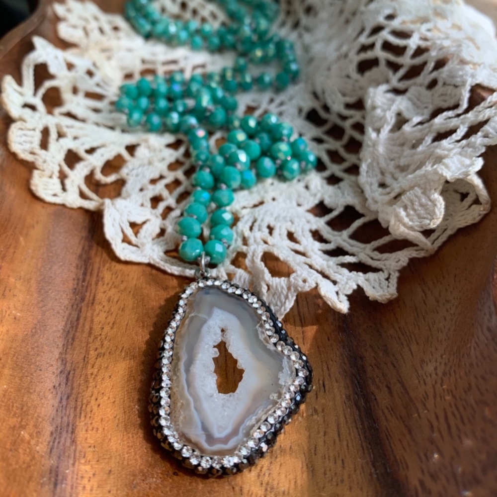 🎉HP🎉Beautiful sliced Agate Geode Necklace | JG Jewels - Picture 3 of 13